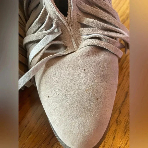 Beast Fringe leather heeled booties Size 8.5 GUC! Bin D - Picture 3 of 8